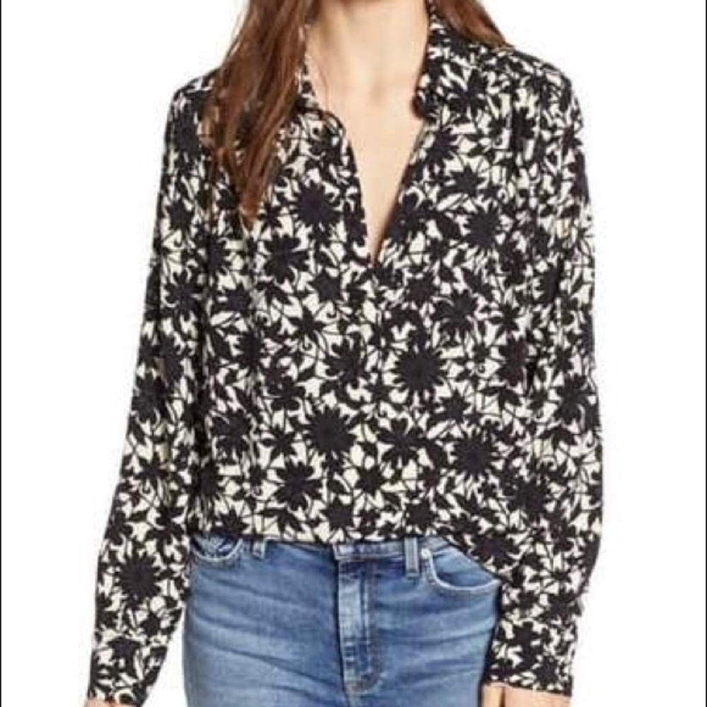 Hinge Split Neck Blouse